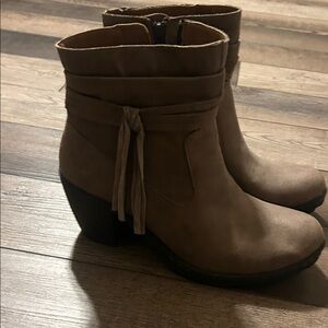 boc Women's Brown Ankle Booties